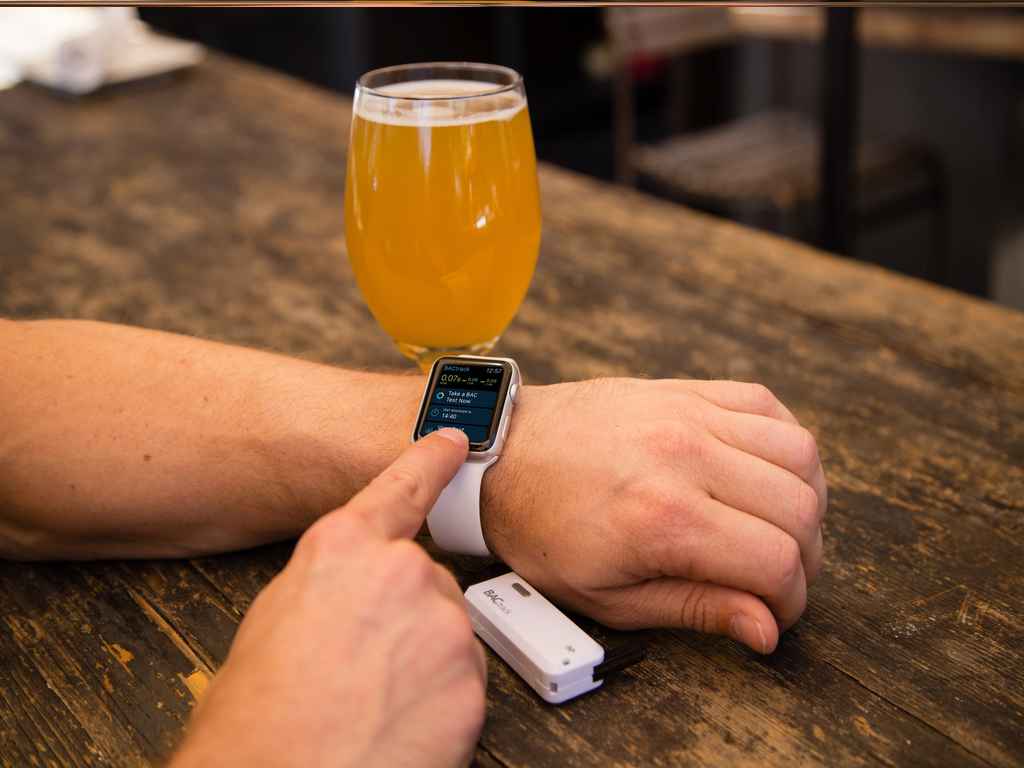 Monitoring the BAC through a smart watch